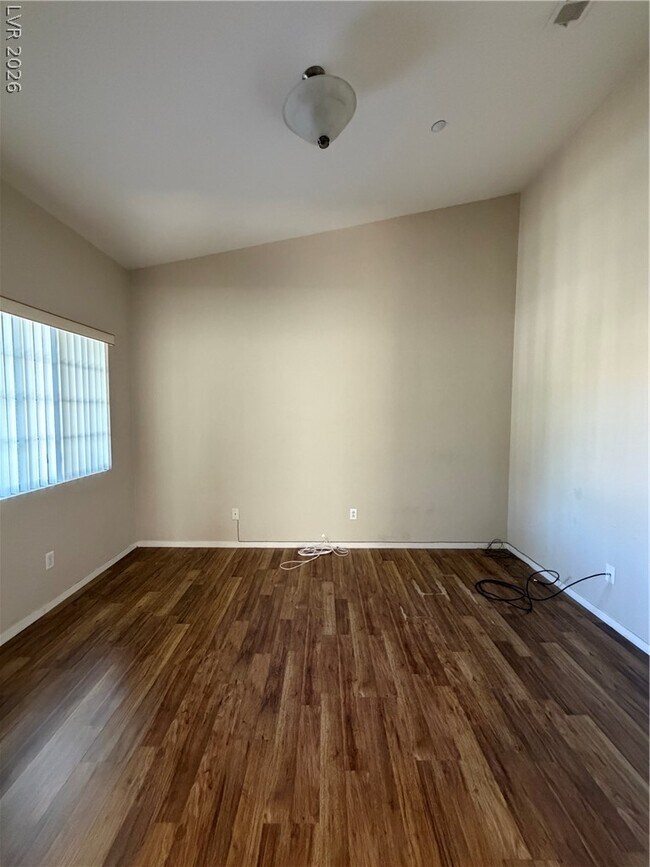 Building Photo - 487 Pearberry Ave