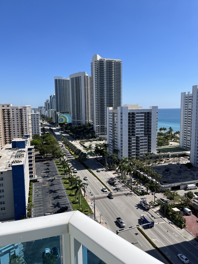 Foto del edificio - 1945 S Ocean Dr