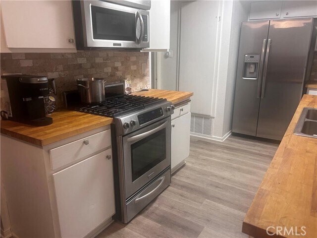 Foto del edificio - 1387 N Elderberry Ave