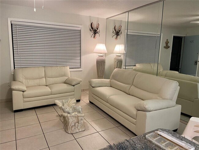 Foto del edificio - 8470 W Gulf Blvd