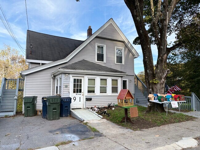 Foto del edificio - 91 Maplewood Ave