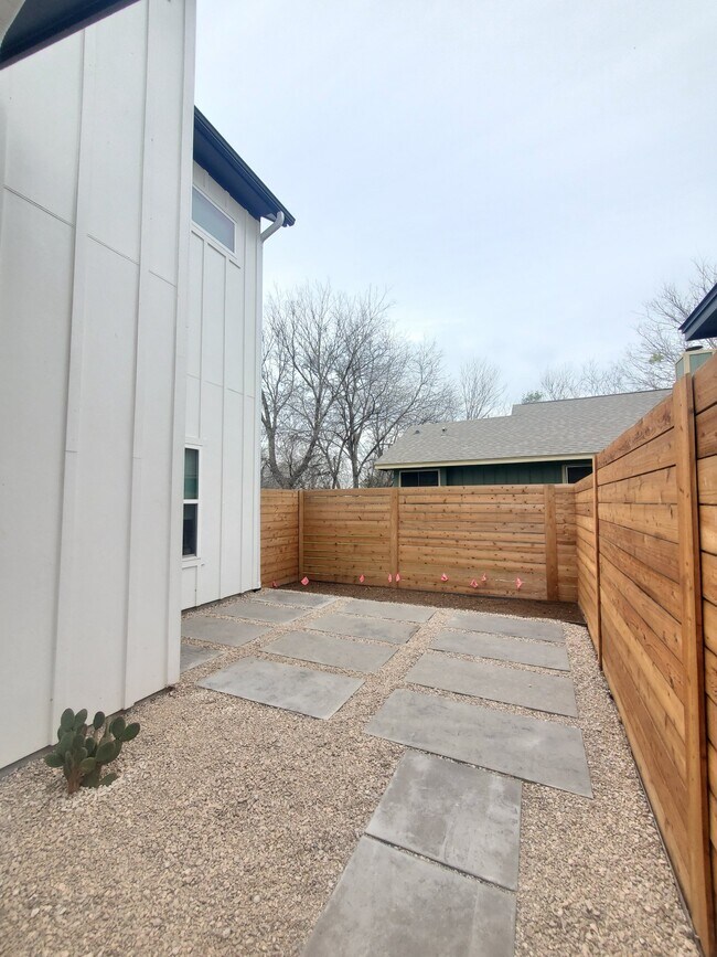 Foto del edificio - 6016 Fairway St