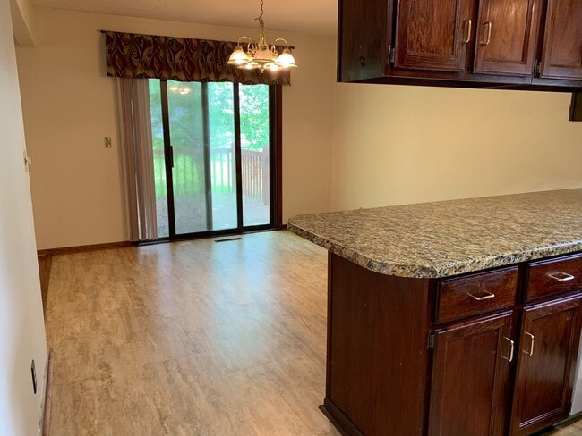 Building Photo - 3303 Eddy Ln