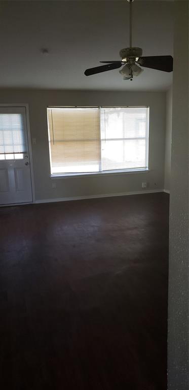 Foto del edificio - 3534 Churchill Gardens Ln