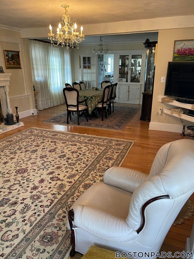 Foto del edificio - 10 Fessenden Rd