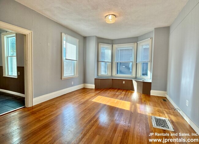 Building Photo - 113 Pierce St