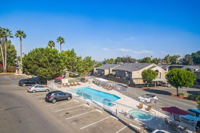 Building Photo - Meadow Creek Apartments