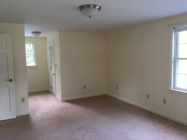 Foto del edificio - 21 Oak Wood Dr