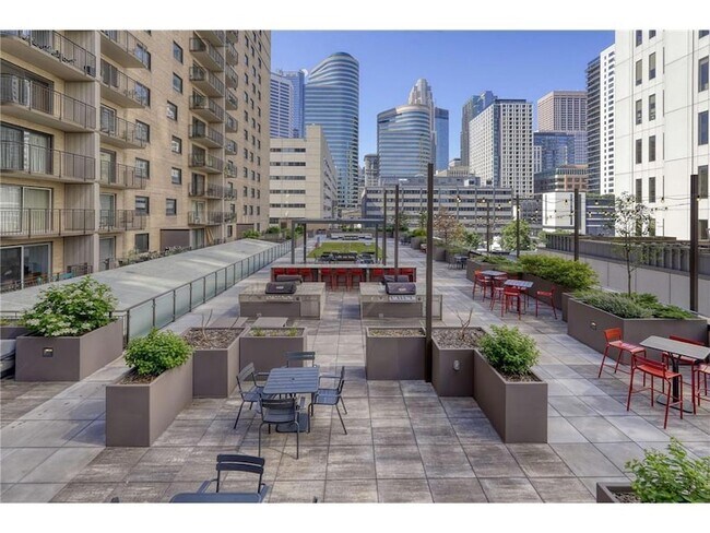 Foto del edificio - 121 Washington Ave S