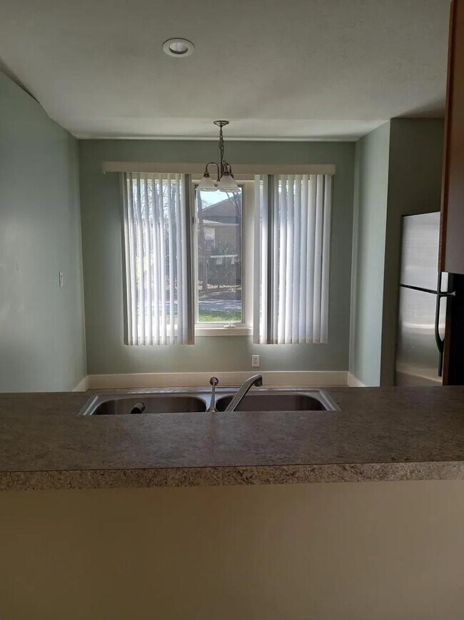 Foto del edificio - 311 E 20th St