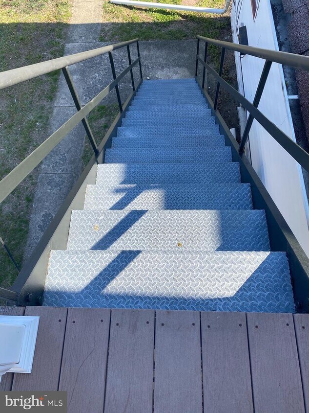 29 8th Ave Unit C, Gloucester Township, NJ 08029 Apartment for Rent