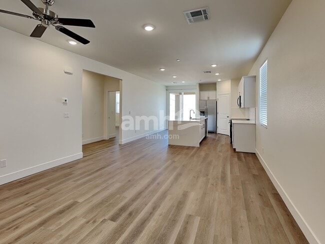 Building Photo - 534 Silverbell Falls Pl