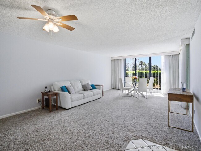 Foto del edificio - 5390 Woodland Lakes Dr