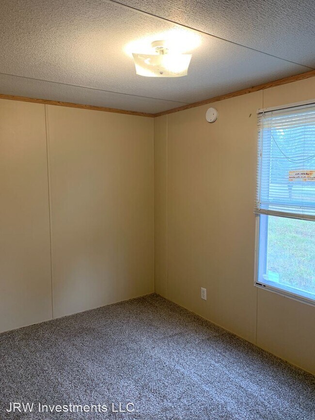 Building Photo - 3 br, 1 bath House - 3613 Central Circle
