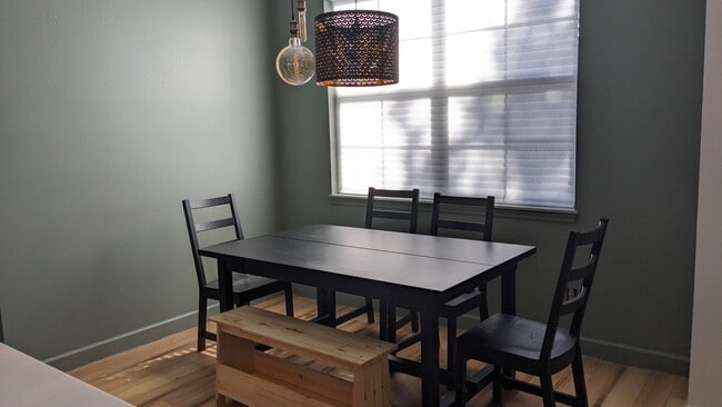 Dining Room - 2271 J Lawson Blvd
