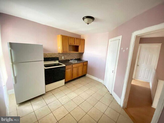 Foto del edificio - 1833 W Rockland St
