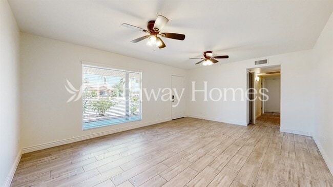 Building Photo - 3001 W Sierra Vista Dr