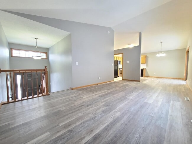 Foto del edificio - 2932 Northern Slopes Ln NE