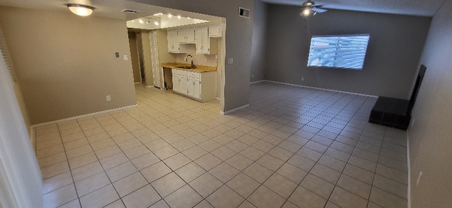 Foto del edificio - 1567 W Javelina Ave