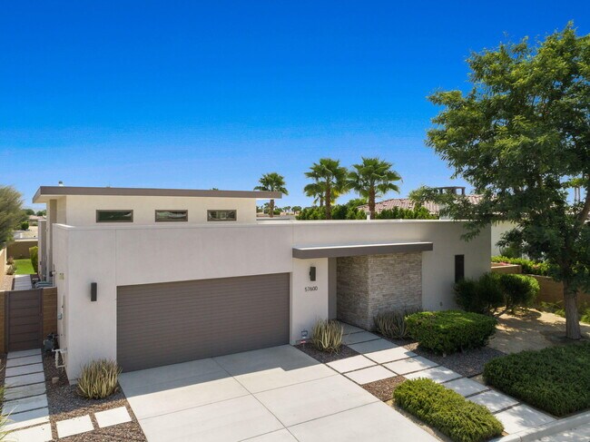 Building Photo - 57600 Salida del Sol