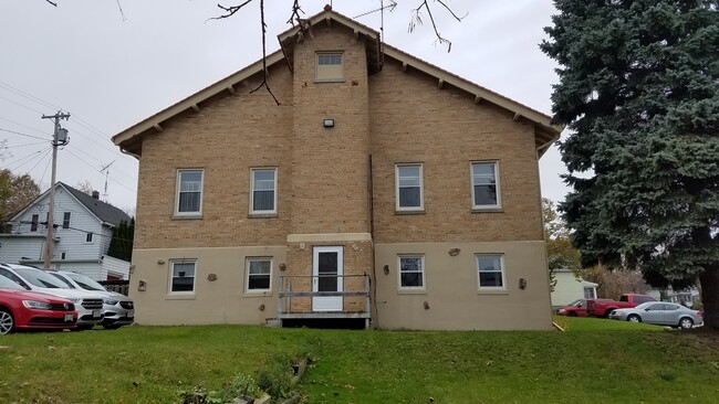Building Photo - 1313 S 11th St