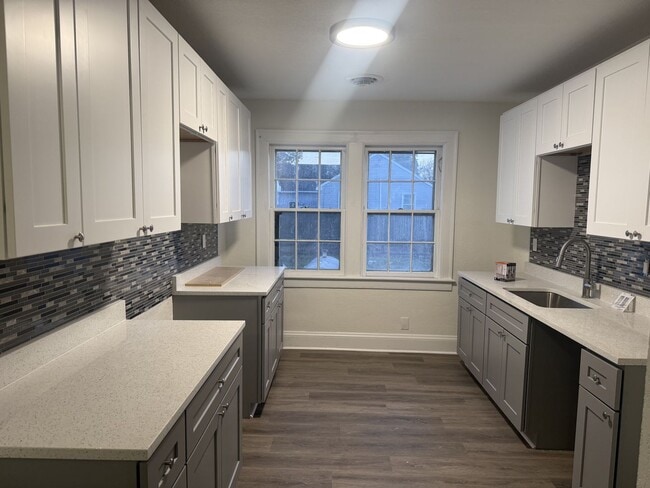 Building Photo - 840 Colonel Byrd St