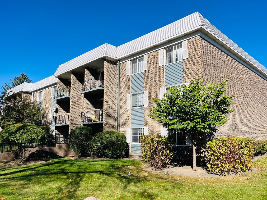 Primary Photo - 1527 N Windsor Dr