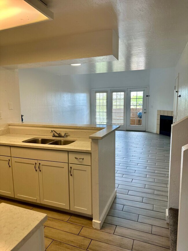 Foto del edificio - Updated Towne Home in Tempe