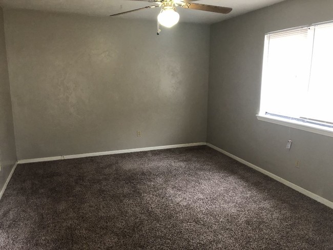 Building Photo - 1401 Willow Bend Way
