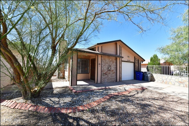 Foto del edificio - 2629 Lake Victoria Dr