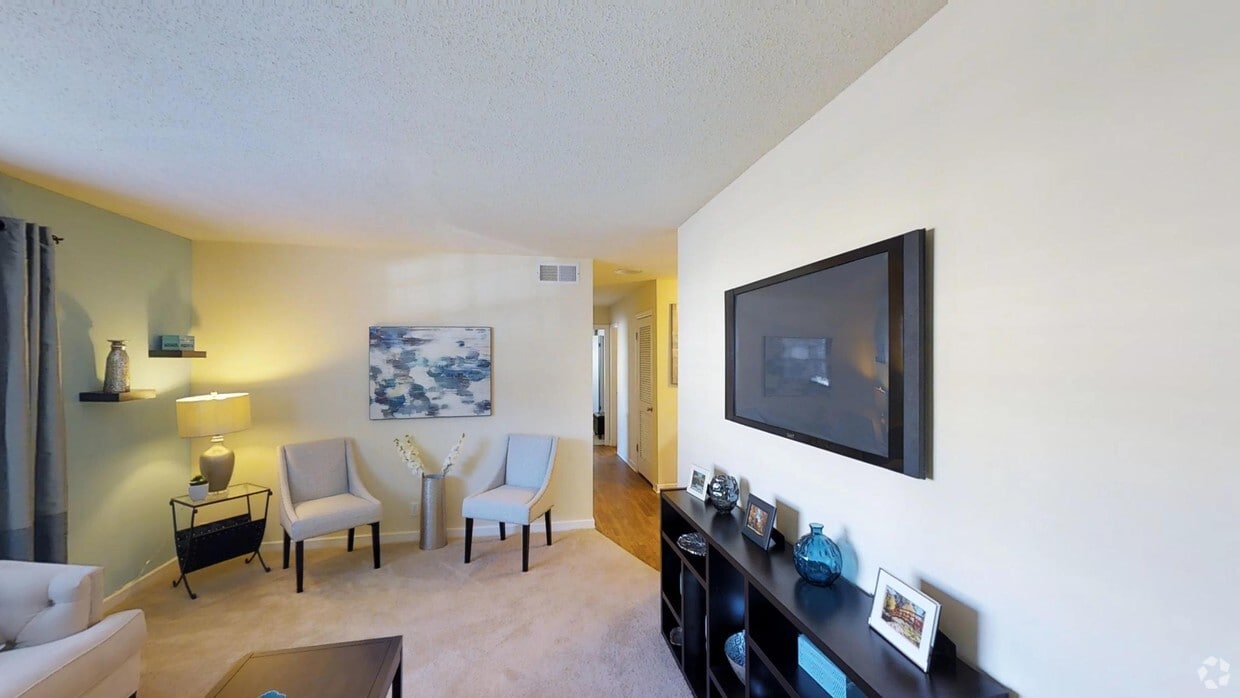 Photo - Chapel Tower - Students save up to 10%! Apartments