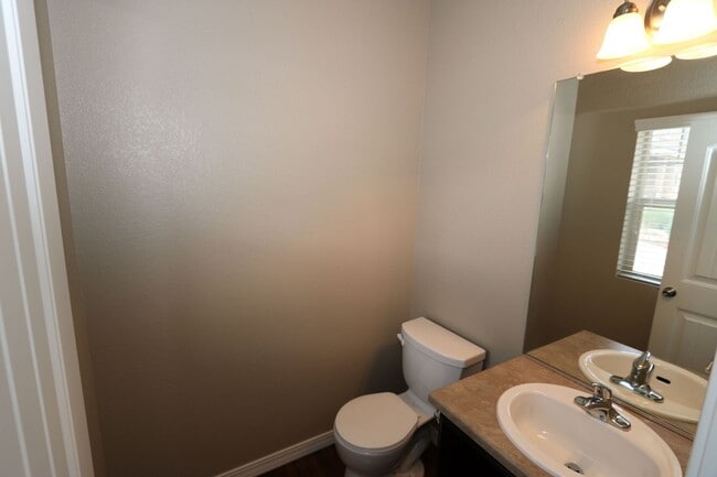 Building Photo - Updated Mountain Shadows Beauty on West Side!  4bdrm/3.5bath/2-car Garage