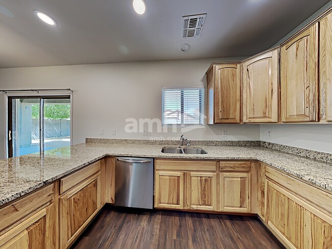Building Photo - 10962 W Royal Palm Road