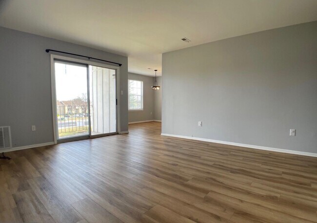 Foto del edificio - 1401 Key Pkwy