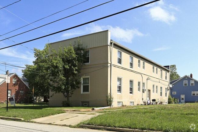 Building Photo - 600 Joughin St