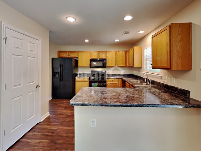 Foto del edificio - 103 Holly Mill Village Dr