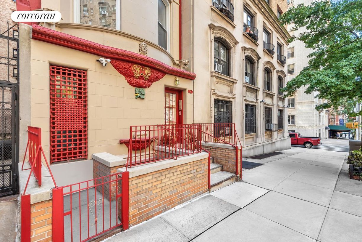 Primary Photo - 788 W End Ave