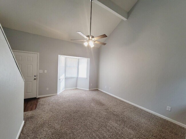 Building Photo - 1257 E Orange Ave