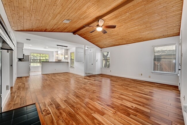 Building Photo - 7000 Tesoro Trail