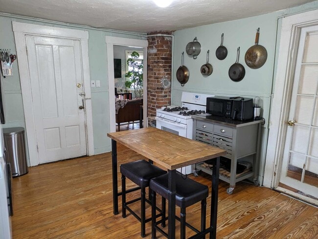 Building Photo - 434 Franklin St