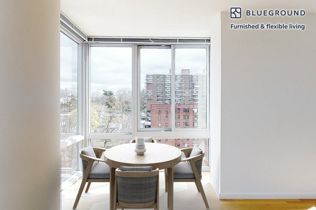 Foto del edificio - 27 Barker Ave