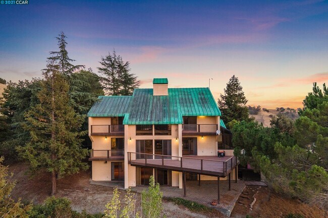 Foto del edificio - 5621 Highland Rd