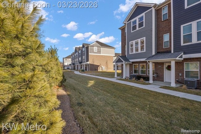 Building Photo - 5931 Stella Dr