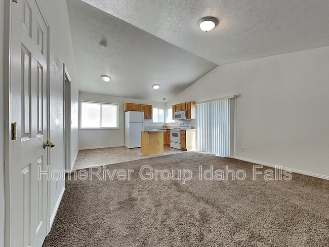 Building Photo - 3693 Deloy Dr