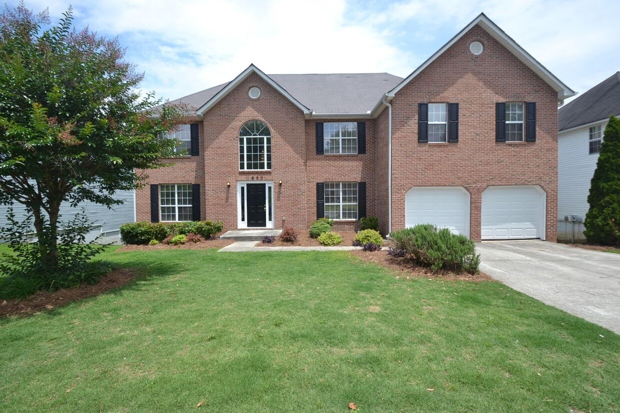 Primary Photo - 1690 Pinehurst View Dr