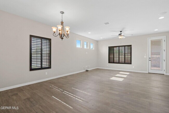 Building Photo - 13471 Everingham St
