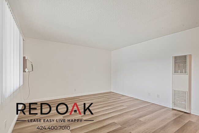 Building Photo - Breathtaking One Bedroom with Stainless St...