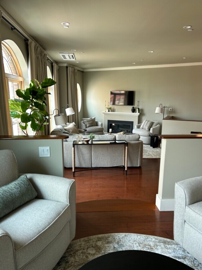 Building Photo - 126 Church St