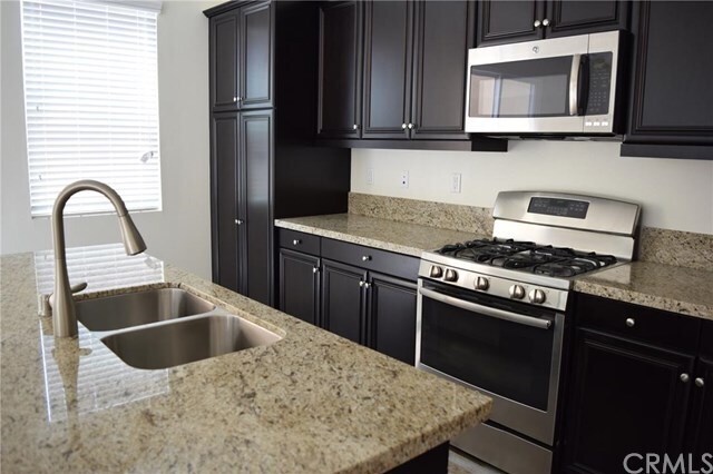 Foto del edificio - 21028 Blossom Way