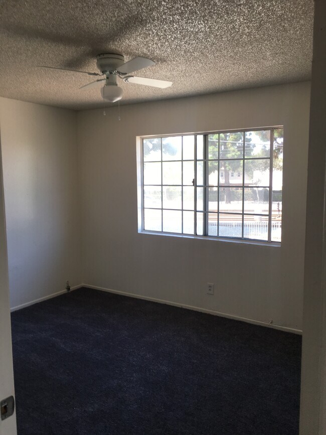 Foto del edificio - 11920 Willowbrook Ave